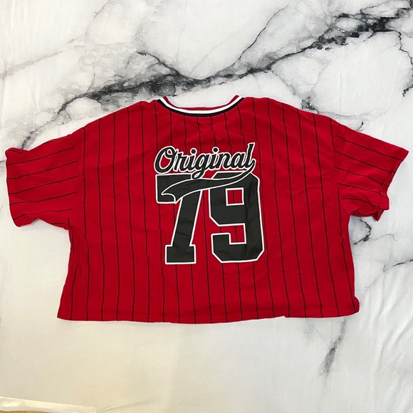 Cropped Baseball Tee - Picture 2 of 5